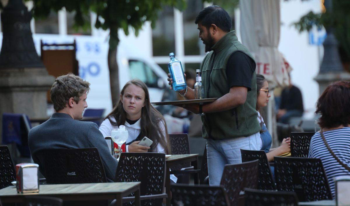 Trabajador del sector de hostelera en Madrid